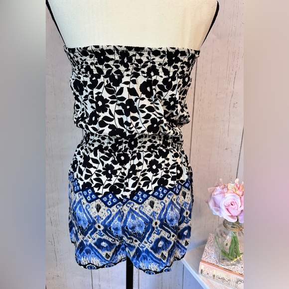 Xhilaration Women’s Floral Short Jumpsuit & Romper Size: M - Picture 4 of 8